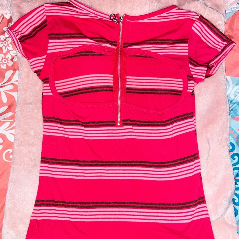 Top - Picture 2 of 3